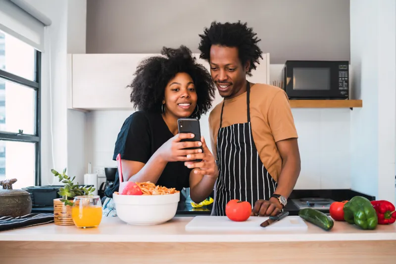 Nutrition hub - couple-cooking-1000-x-667 (1)