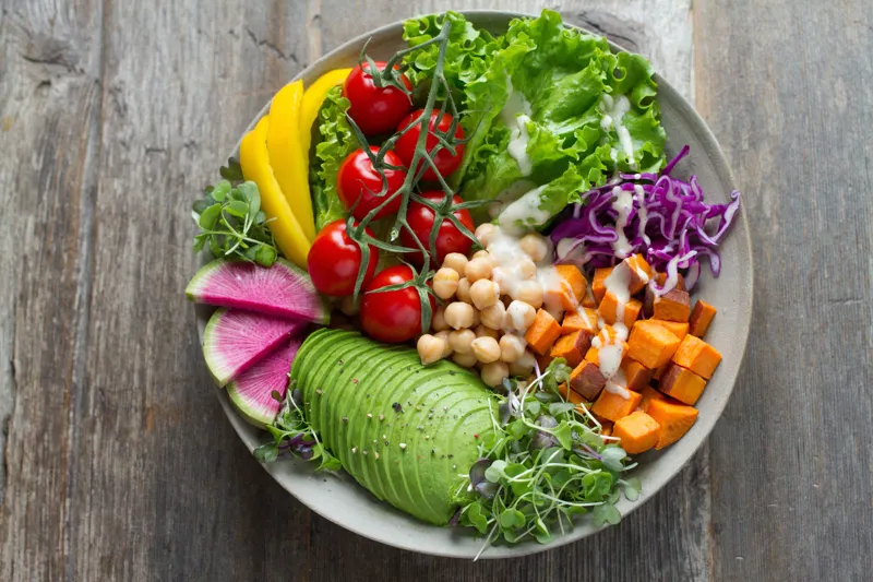 Find the right diet - low-carb-472429-photo-by-anna-pelzer-on-unsplash (1)